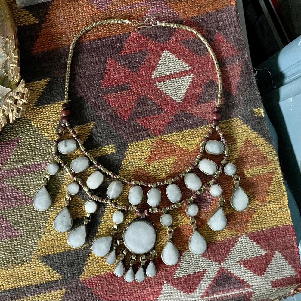 New Vintage Style Afghani White Jade Kuchi Necklace - Picture 2 of 3